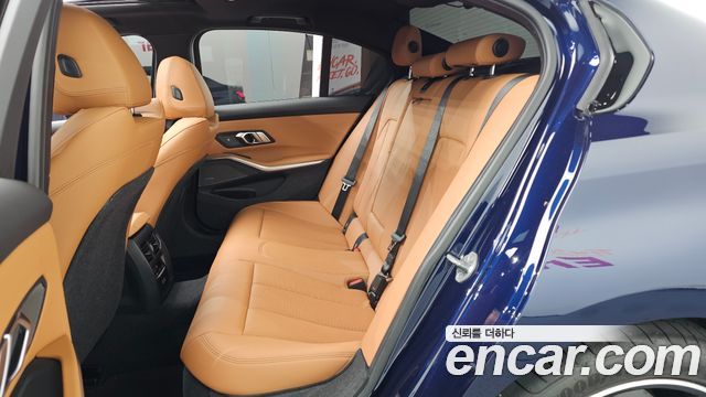 BMW 3-Series 2025 — photo 18