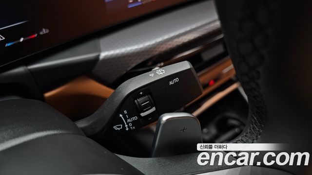 BMW 3-Series 2025 — photo 30