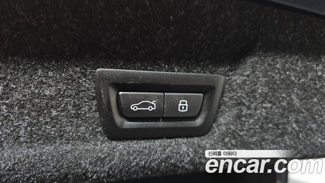 BMW 3-Series 2025 — photo 35
