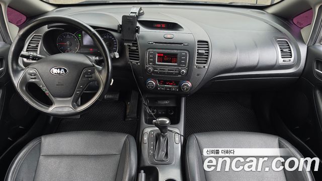 Kia K3 2015 — photo 10