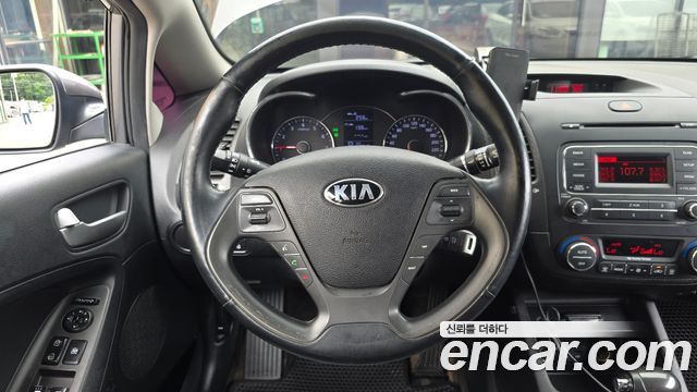Kia K3 2015 — photo 20