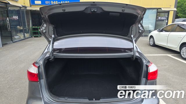 Kia K3 2015 — photo 23