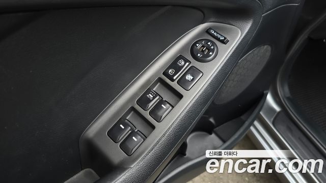 Kia K3 2015 — photo 28