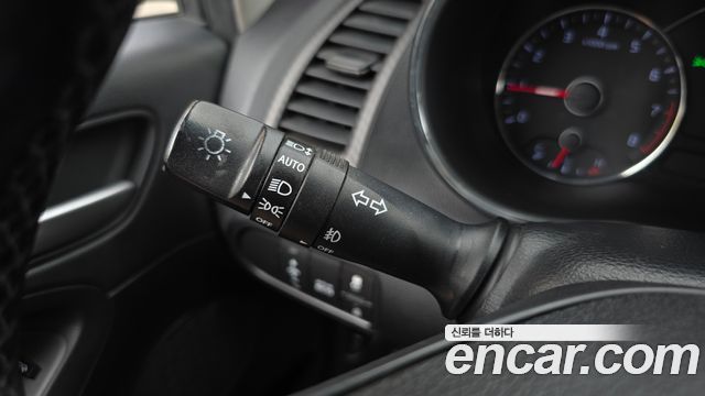Kia K3 2015 — photo 29