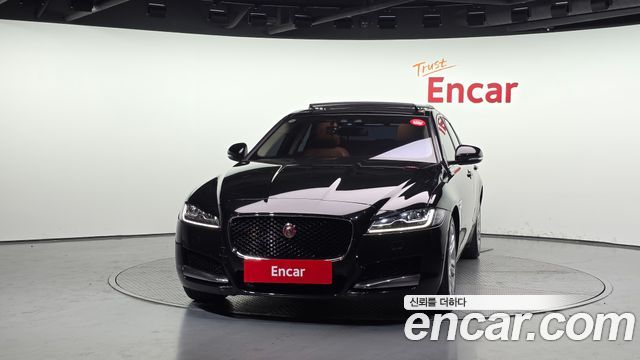 Jaguar XF 2017 — photo 3