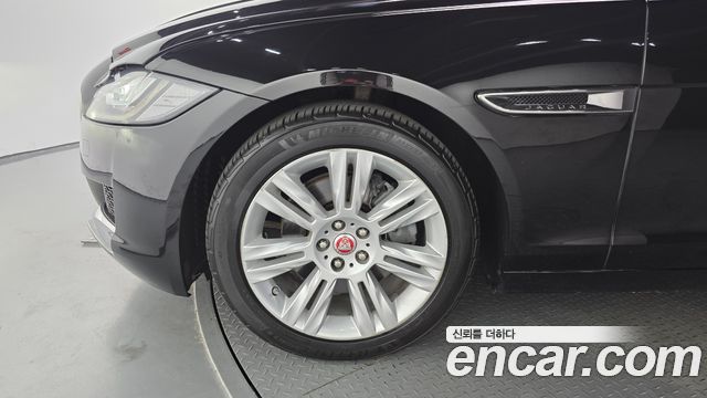Jaguar XF 2017 — photo 5