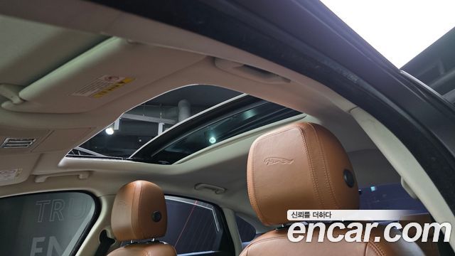 Jaguar XF 2017 — photo 15