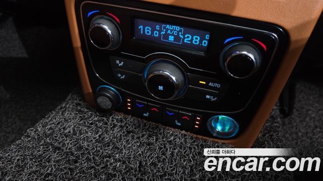 Jaguar XF 2017 — photo 18