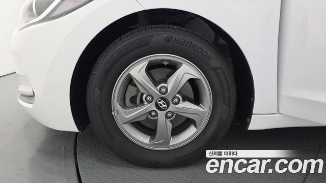 Hyundai AVANTE 2017 — photo 5