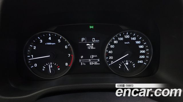 Hyundai AVANTE 2017 — photo 8