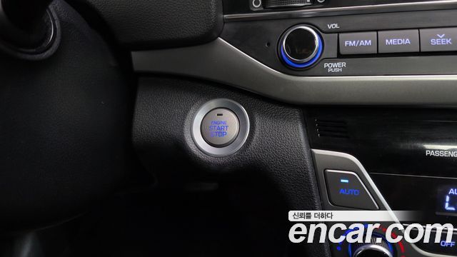 Hyundai AVANTE 2017 — photo 18