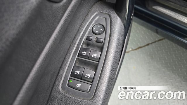 BMW 1-Series 2014 — photo 13