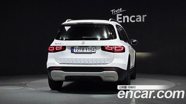 Mercedes-Benz GLB-Class 2021 — photo 4
