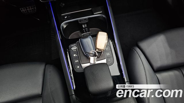 Mercedes-Benz GLB-Class 2021 — photo 12
