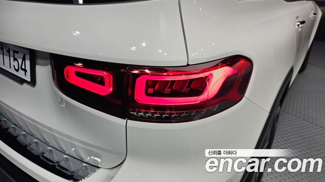 Mercedes-Benz GLB-Class 2021 — photo 9