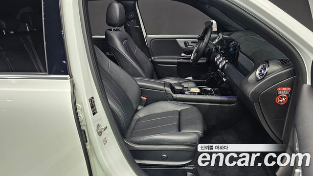 Mercedes-Benz GLB-Class 2021 — photo 16