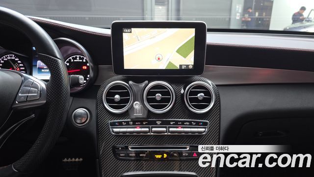Mercedes-Benz GLC-Class 2018 — photo 26