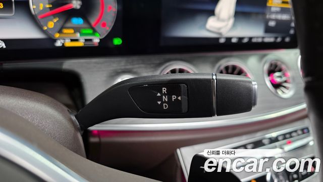 Mercedes-Benz CLS-Class 2020 — photo 9
