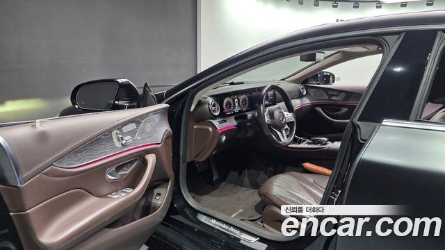 Mercedes-Benz CLS-Class 2020 — photo 10