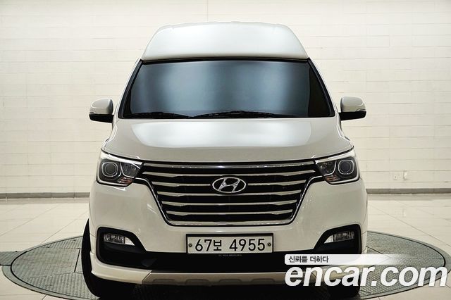 Hyundai Starex 2019 — photo 1