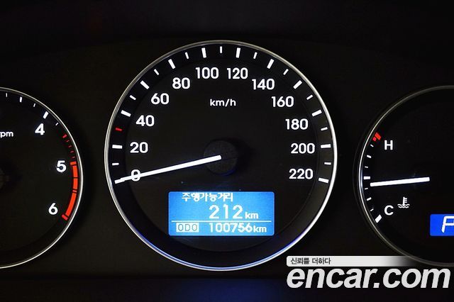 Hyundai Starex 2019 — photo 9