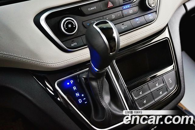 Hyundai Starex 2019 — photo 13