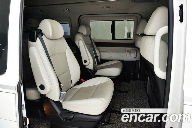 Hyundai Starex 2019 — photo 18
