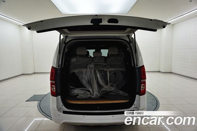 Hyundai Starex 2019 — photo 19