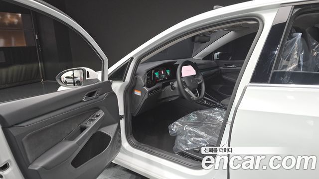 Volkswagen Golf 2024 — photo 10