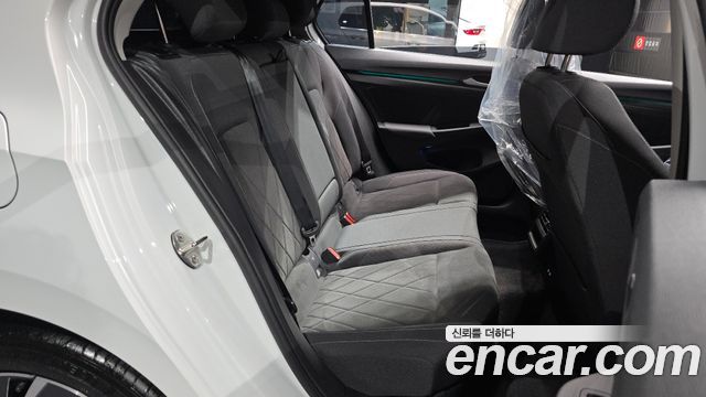 Volkswagen Golf 2024 — photo 11