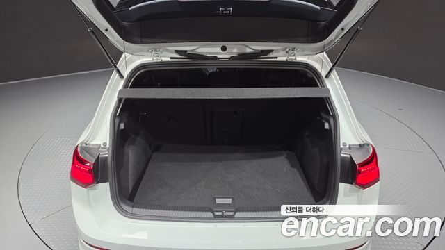 Volkswagen Golf 2024 — photo 20