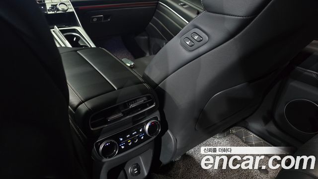 Genesis GV80 2020 — photo 18