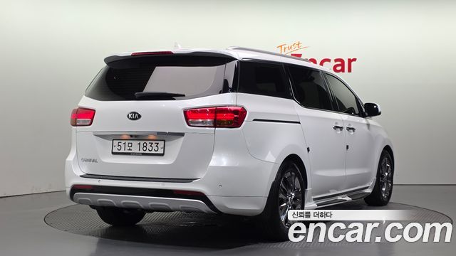 Kia Canival 2016 — photo 2
