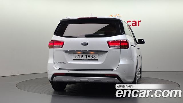 Kia Canival 2016 — photo 4