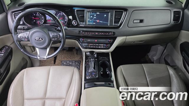 Kia Canival 2016 — photo 7
