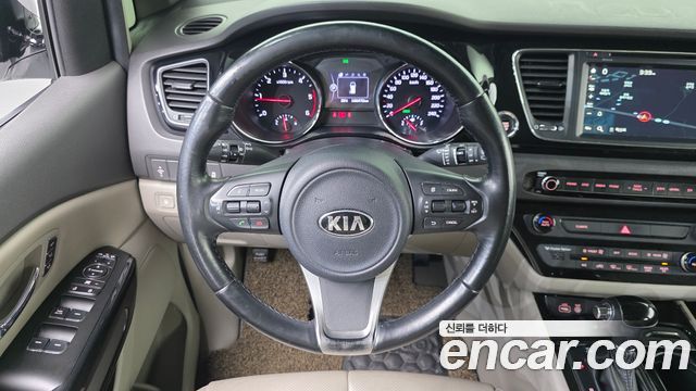 Kia Canival 2016 — photo 13