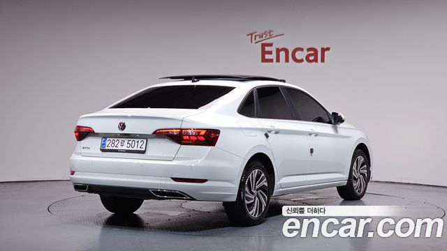 Volkswagen Jetta 2021 — photo 2