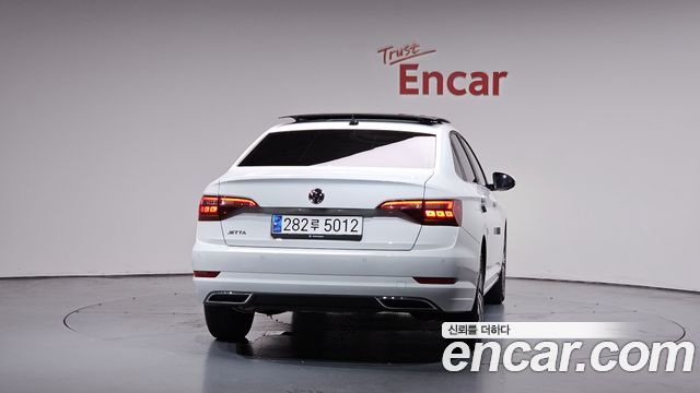 Volkswagen Jetta 2021 — photo 4
