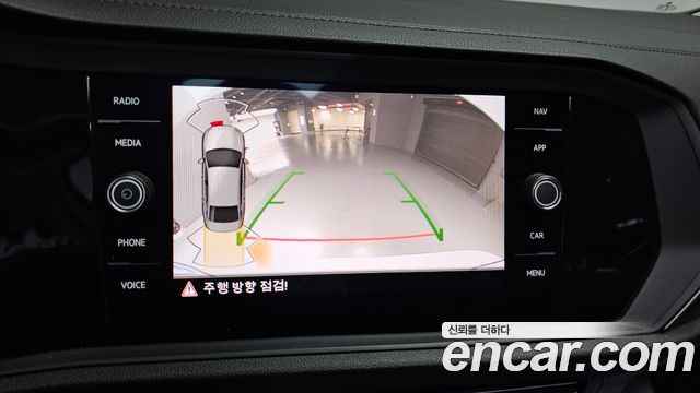 Volkswagen Jetta 2021 — photo 21