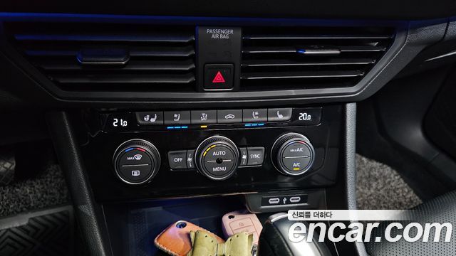 Volkswagen Jetta 2021 — photo 24