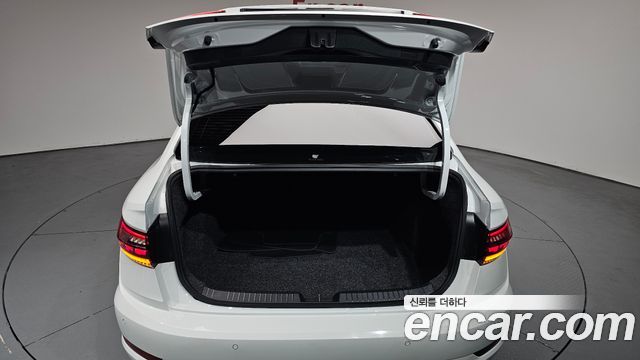 Volkswagen Jetta 2021 — photo 26