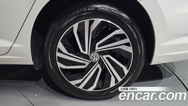 Volkswagen Jetta 2021 — photo 7