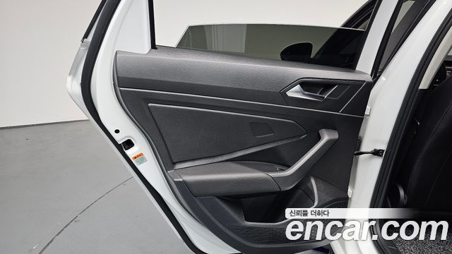 Volkswagen Jetta 2021 — photo 15