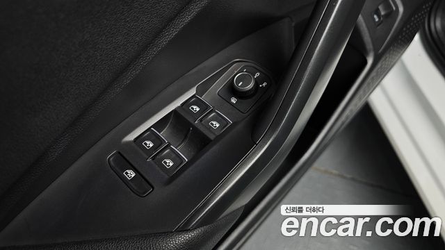 Volkswagen Jetta 2021 — photo 28