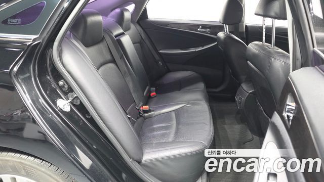 Hyundai Sonata 2013 — photo 18
