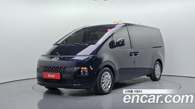 Hyundai Staria 2022 — photo 1