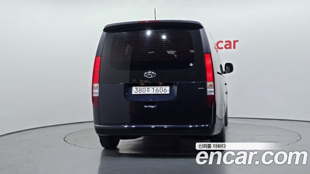 Hyundai Staria 2022 — photo 4