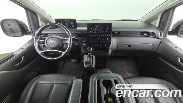 Hyundai Staria 2022 — photo 10