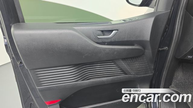 Hyundai Staria 2022 — photo 14