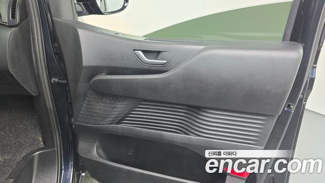 Hyundai Staria 2022 — photo 15